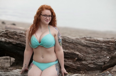 sexy curvy redhead sexy naked images